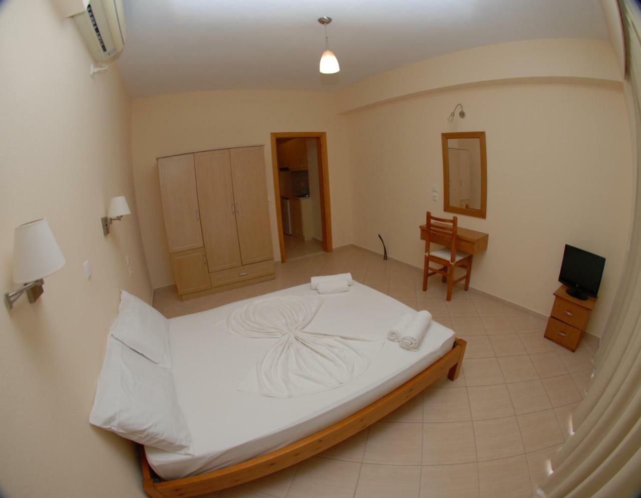Nikos Hotel And Apartments Σαράντα Εξωτερικό φωτογραφία